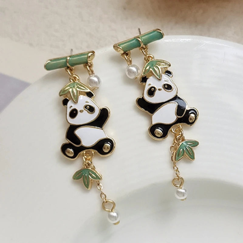Hängende Bambus-Panda-Ohrringe – Artistika