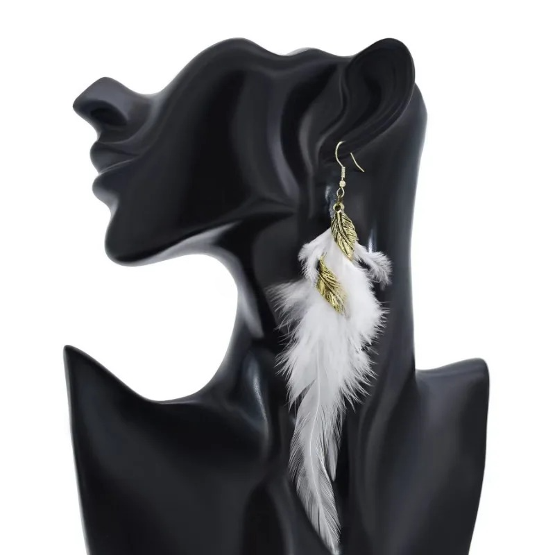 Boucles d'Oreilles Pendantes Stylées avec Plumes 2