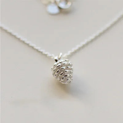 Collier avec Pendentif Pomme de Pin