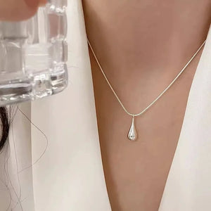 Collier Pendentif Fine Goutte d'Eau Argentée