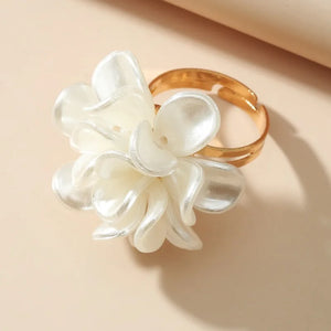 Bague Anneau Grosse Fleur Blanche