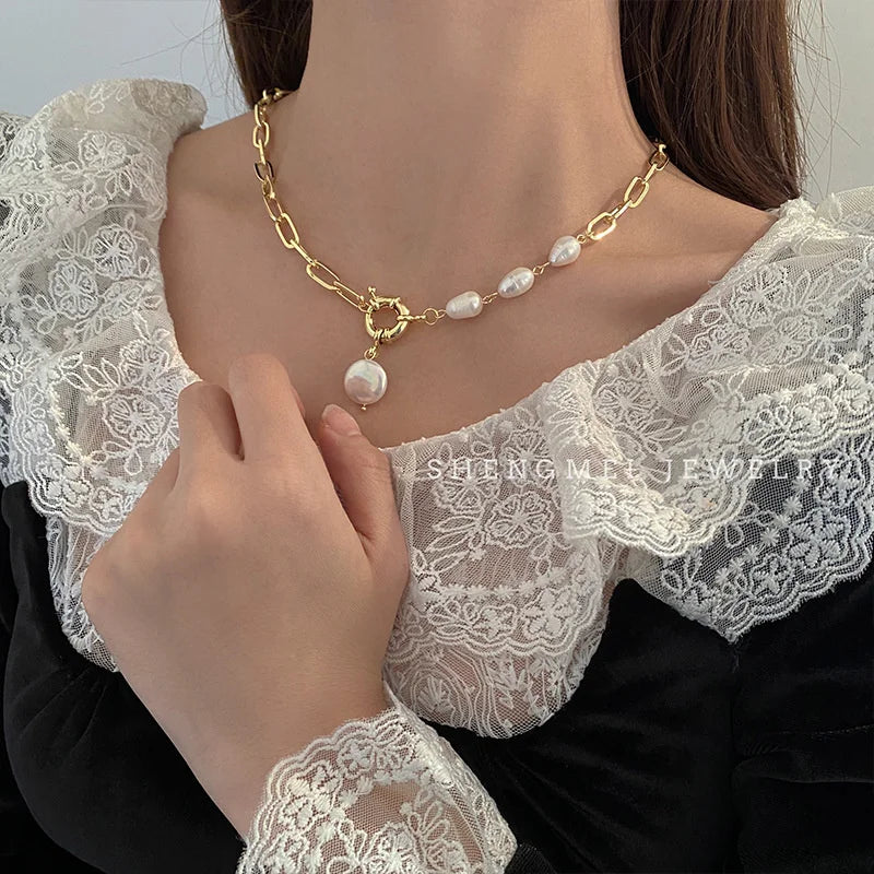 Collier Ras de Cou Style Rétro avec Perles Blanches