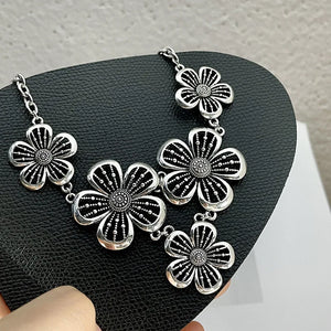 Collier Ras de Cou Pendentif à Grosses Fleurs 5 pétales