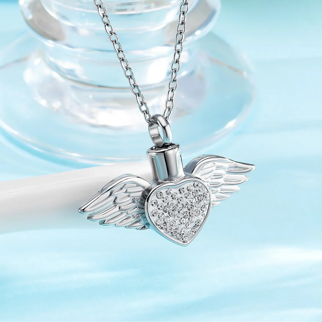 Collier d'urne avec pendentif ailes d'ange