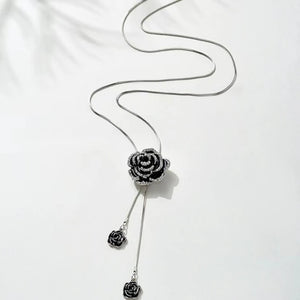 Long Collier Pendentif Grosse Fleur Noire