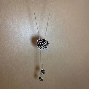 Long Collier Pendentif Grosse Fleur Noire