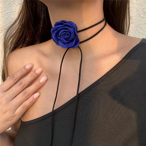 Collier Ras de Cou Elégant Pendentif Grosse Fleur de Rose bleu 1