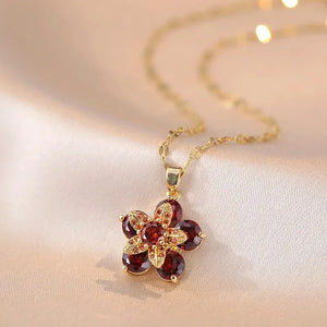 Collier Pendentif Fleur Colorée en Zircon rouge