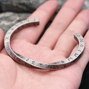 Viking Runes Twisted Armbånd