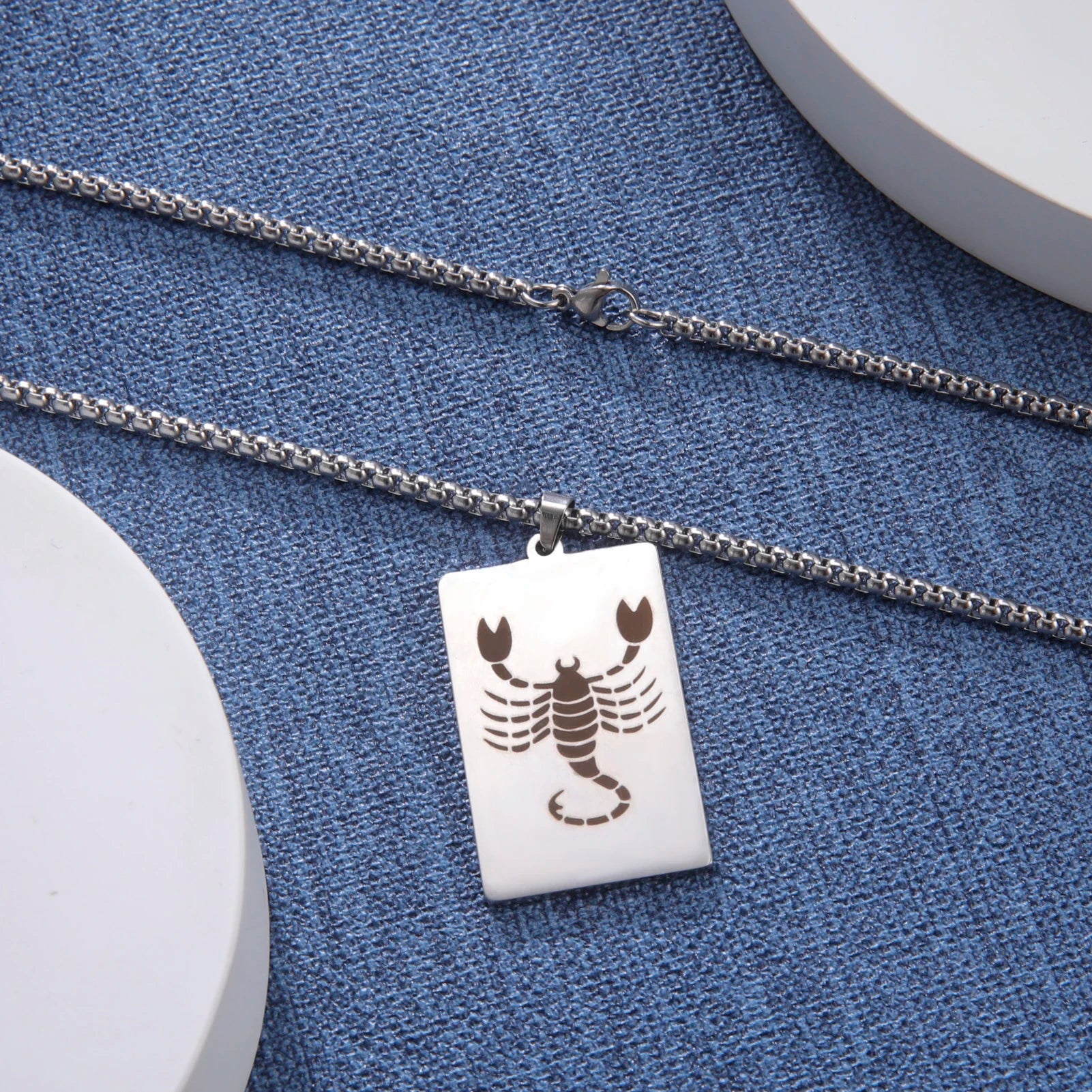 Collier avec Pendentif Elégant Signe du Zodiaque Astrologique