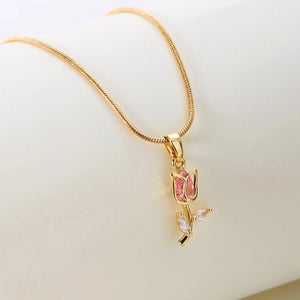 Collier avec Pendentif Fleur de Tulipe en Zircon rose