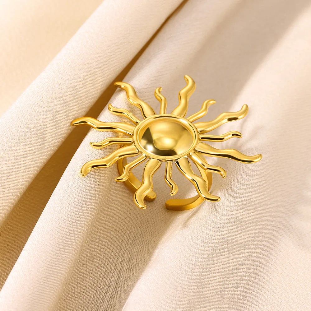 Bague ajustable grand soleil aux rayons ondulés