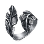 Verstellbarer Ring mit silberner Feder
