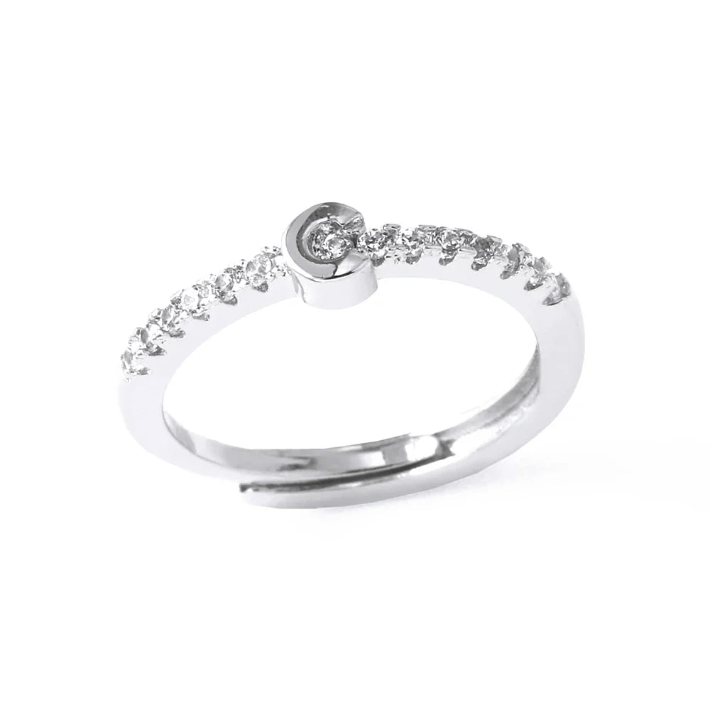 Adjustable women's ring with initial - letter 