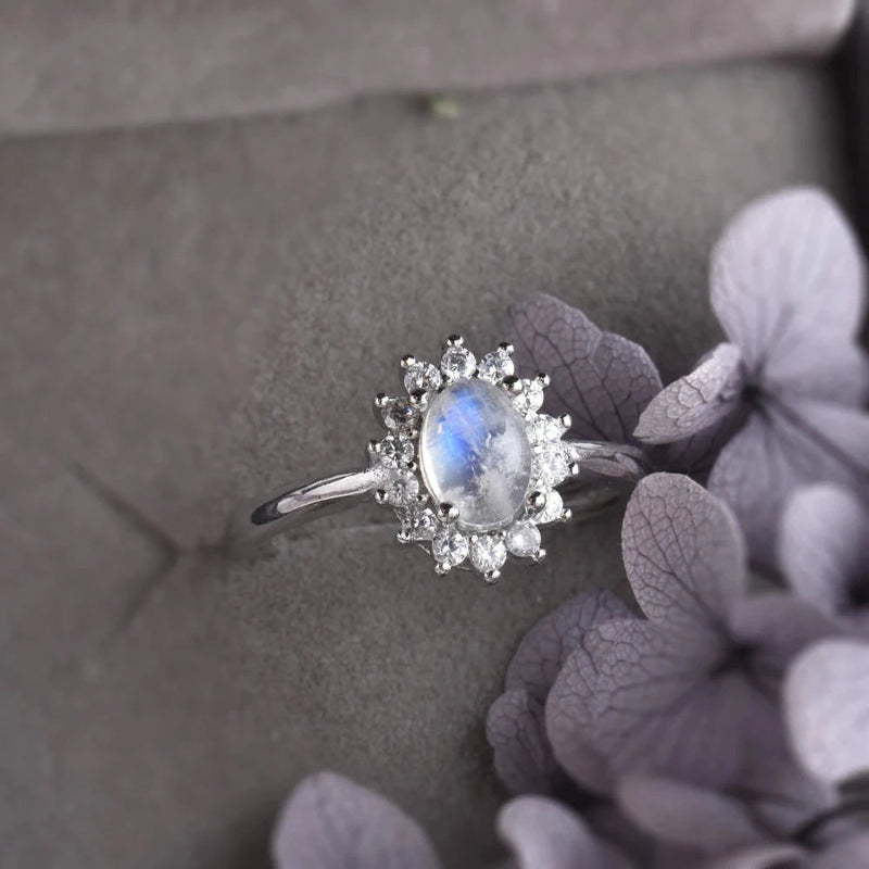 Bague Anneau Ovale Pierre de Lune et Zircon