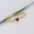 Bague avec Coeur Rouge et Zircon
