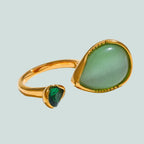 Ring mit natürlichem Edelstein und Zirkon in Tropfenform