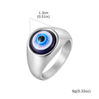 Anillo con incrustación de ojo azul central