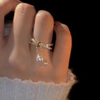 Bague avec perles suspendues