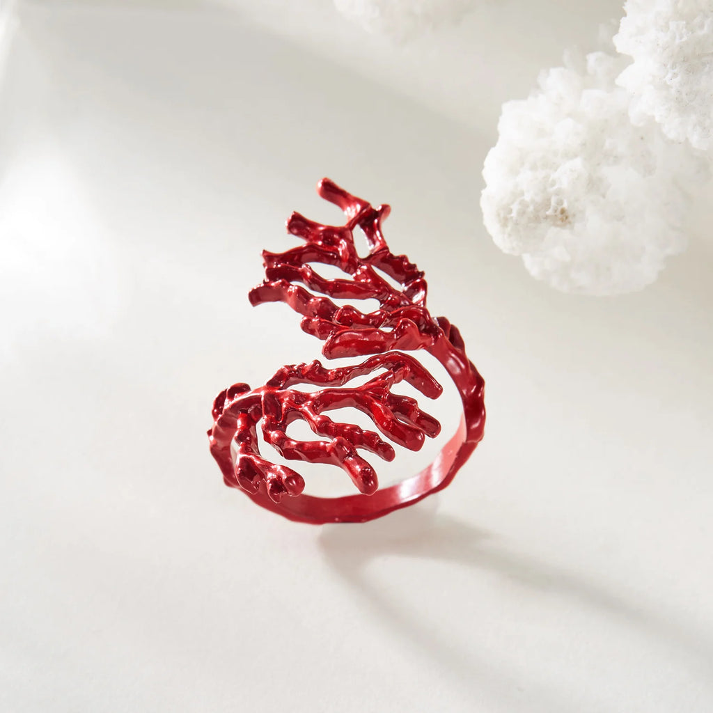 Ring aus roter Korallenast