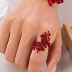 Ring aus roter Korallenast