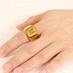 Bague large homme personnalisée avec initiale