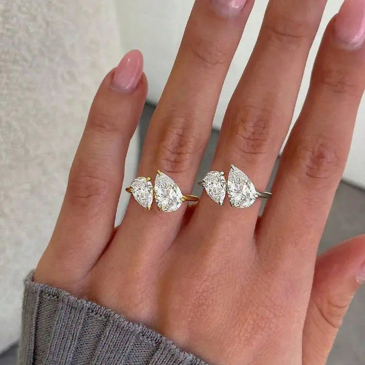 Feiner Ring mit doppeltem Kristall-Wassertropfen