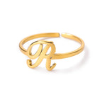 Feiner personalisierter Ring mit Initiale r