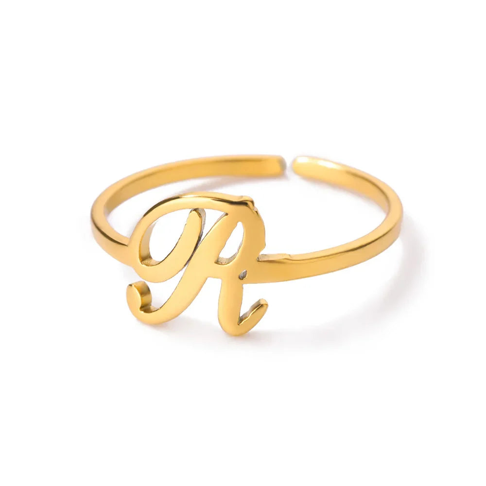 Feiner personalisierter Ring mit Initiale r