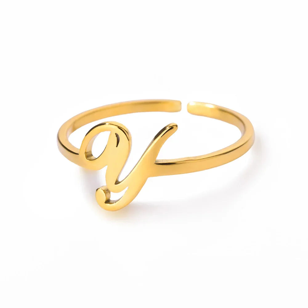 Feiner personalisierter Ring mit Initiale y