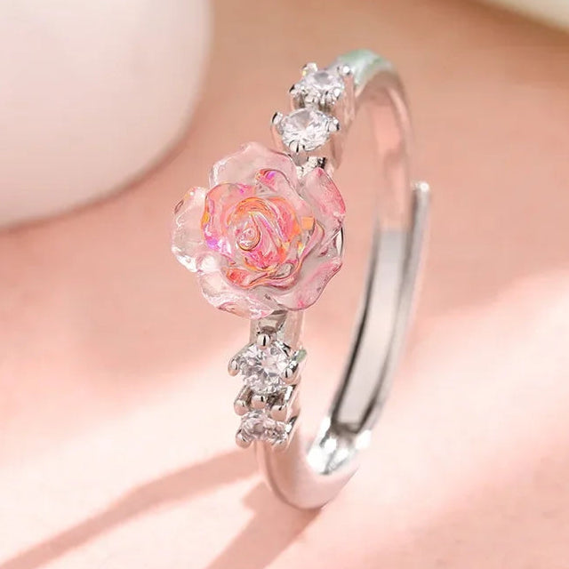 Bague fleur de rose translucide