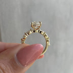 Bague goutte d'eau ornée de strass