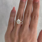 Bague goutte d'eau ornée de strass