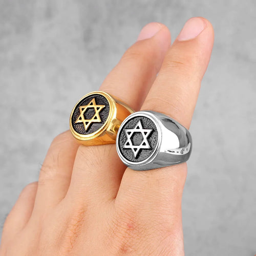 Graveret ring med <span data-glossary-id="etoile-de-david">Davidsstjernen</span> jødisk symbol sølv