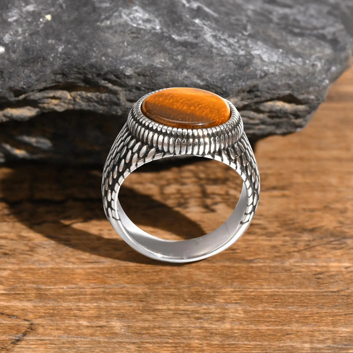 Bague homme texturée et pierre d'oeil de tigre