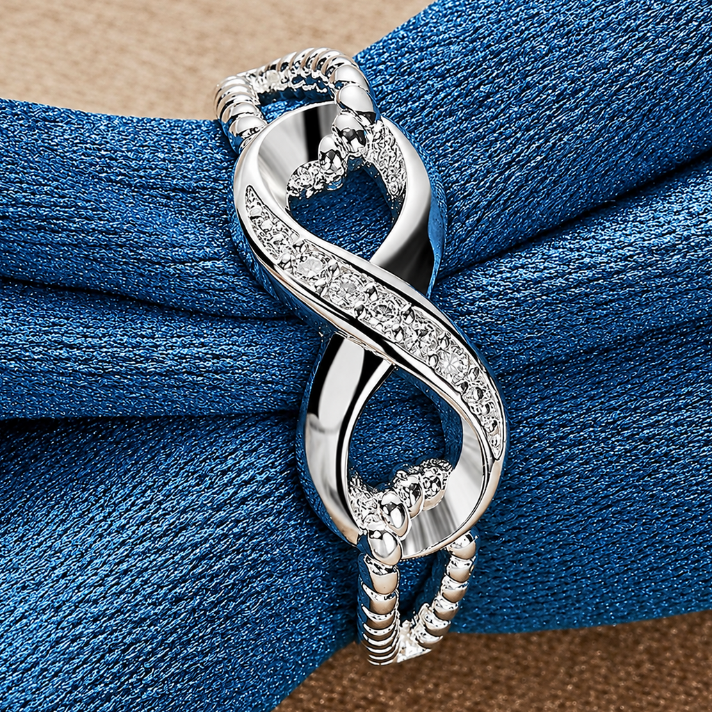 Bague infini majestueux serti de cristal