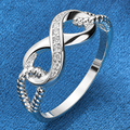 Bague infini majestueux serti de cristal