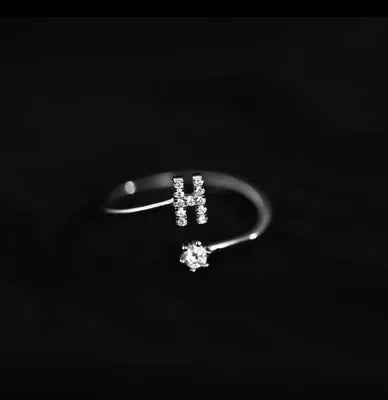 Kvinde initialring h