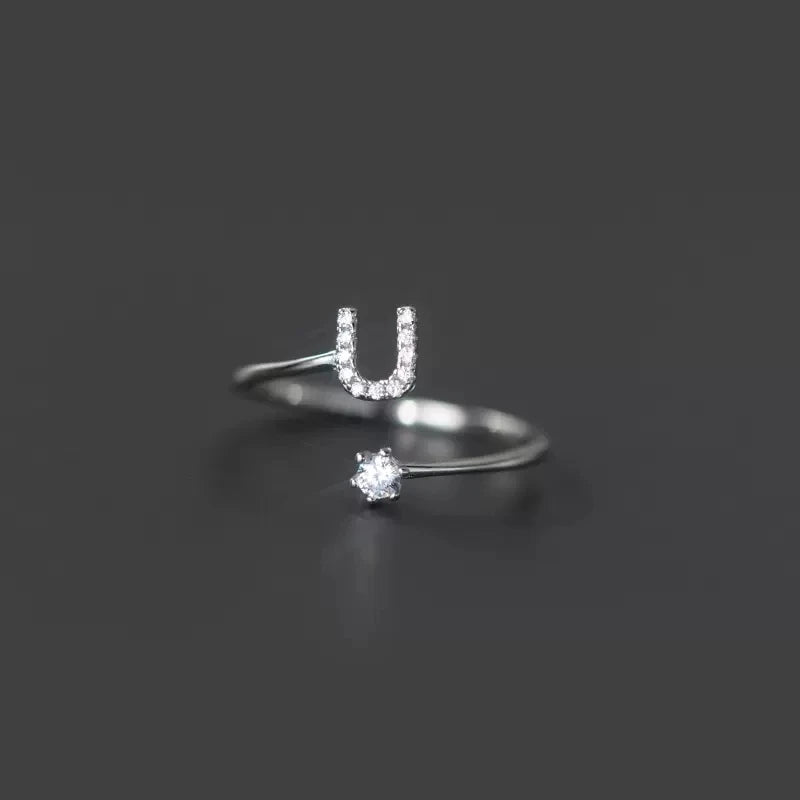Kvinde initialring u
