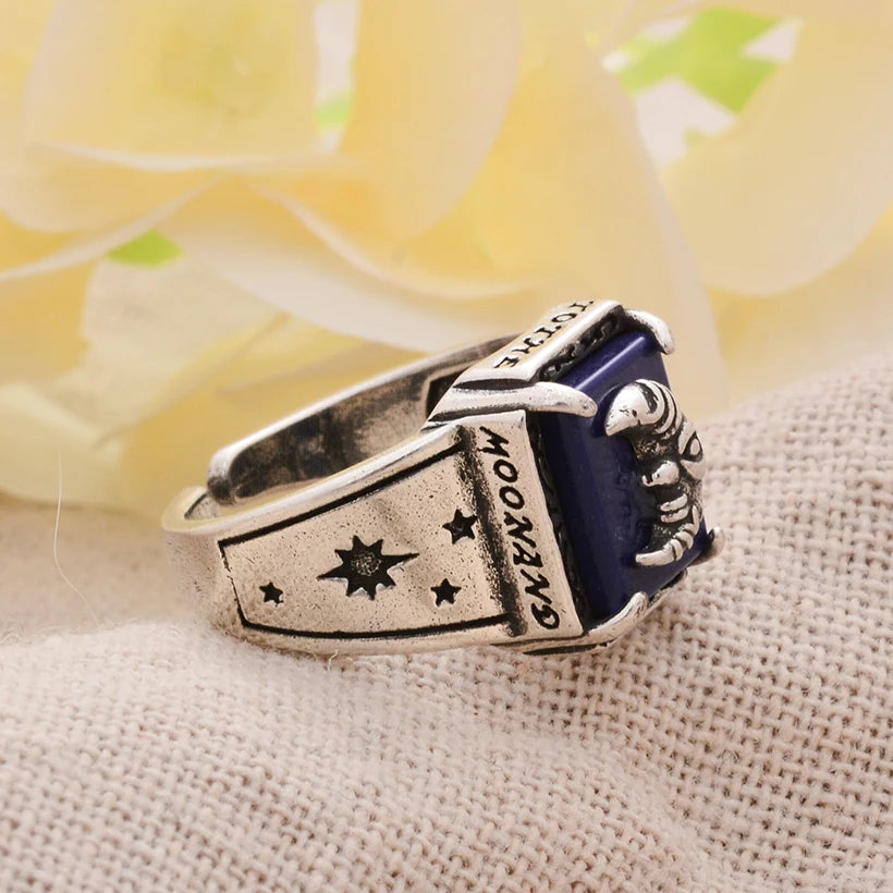 Bague large croissant de lune sculpté style mystique