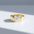 Bague large lisse et sa goutte d'eau en cristal