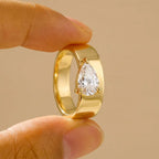 Bague large lisse et sa goutte d'eau en cristal