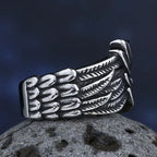 Ring mit antik wirkendem Feder-Motiv
