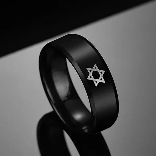 Crni prsten sa <span data-glossary-id="star_of_david">Davidovom zvijezdom</span>, židovskim simbolom