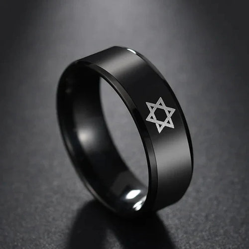 Crni prsten sa <span data-glossary-id="star_of_david">Davidovom zvijezdom</span>, židovskim simbolom