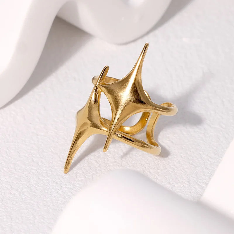 Åben ring med dobbelte stjerner i guld