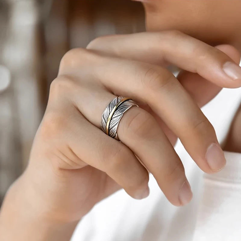 Offener Ring in Federform