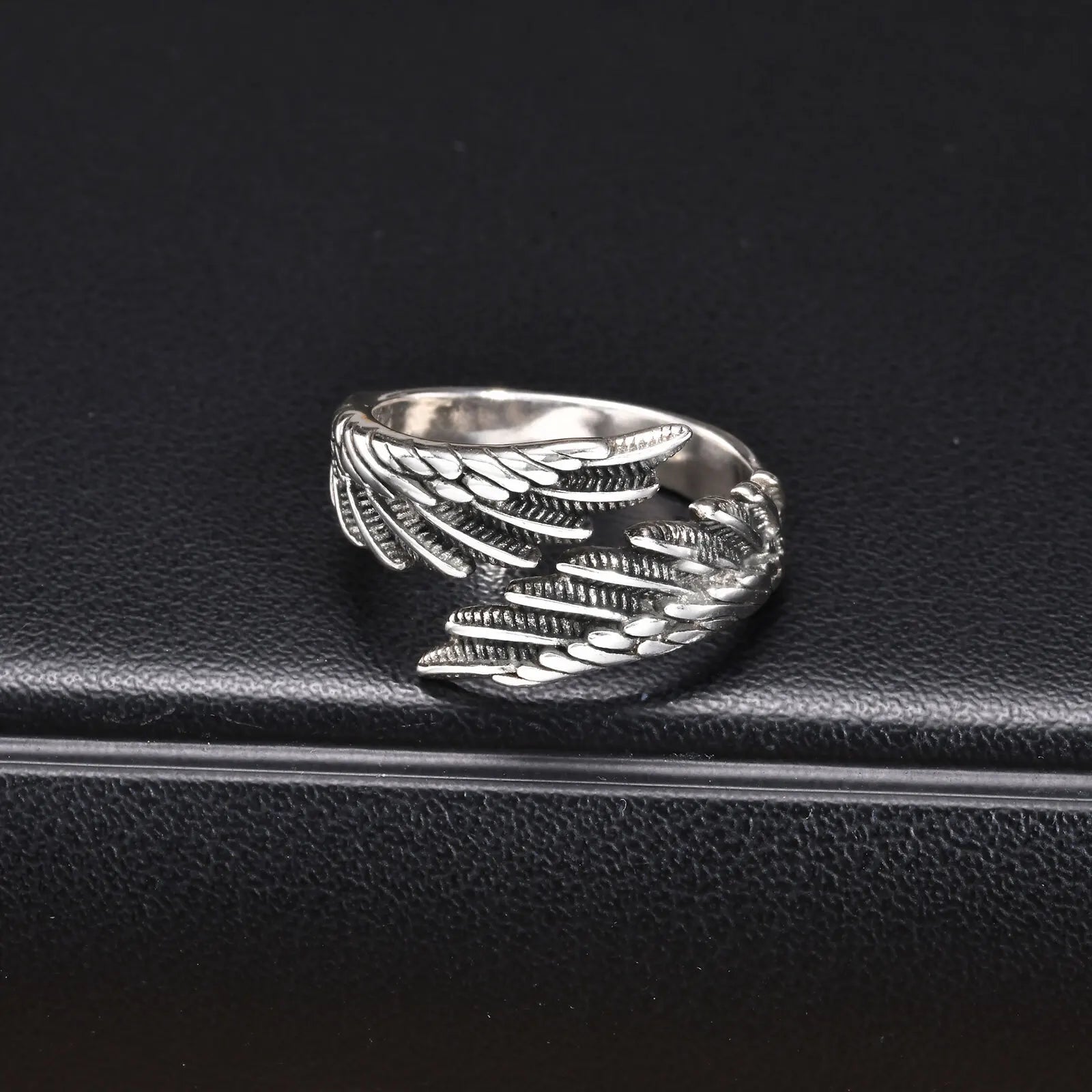 Versilberter Feder-Ring für Herren