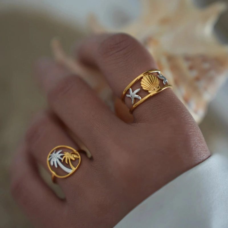 Kerek gyűrű pálmafákkal 