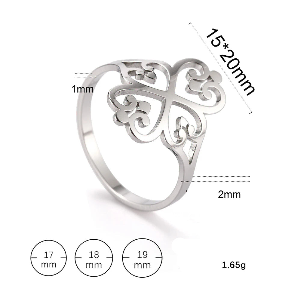 Durchbrochener Kleeblatt-Ring mit vier Herzen